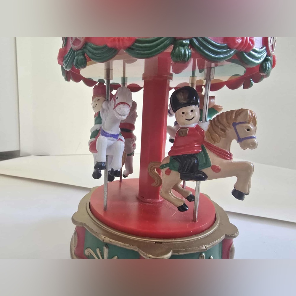 Christmas Electronic Carousel Lights & Music Plays 12 Melodies In Harmony Turns - Picture 4 of 5